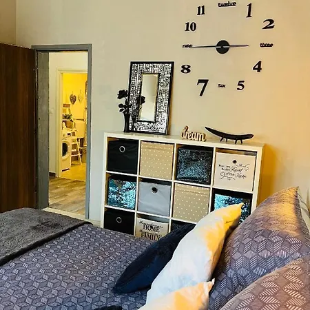아파트 Apartman Dolly *